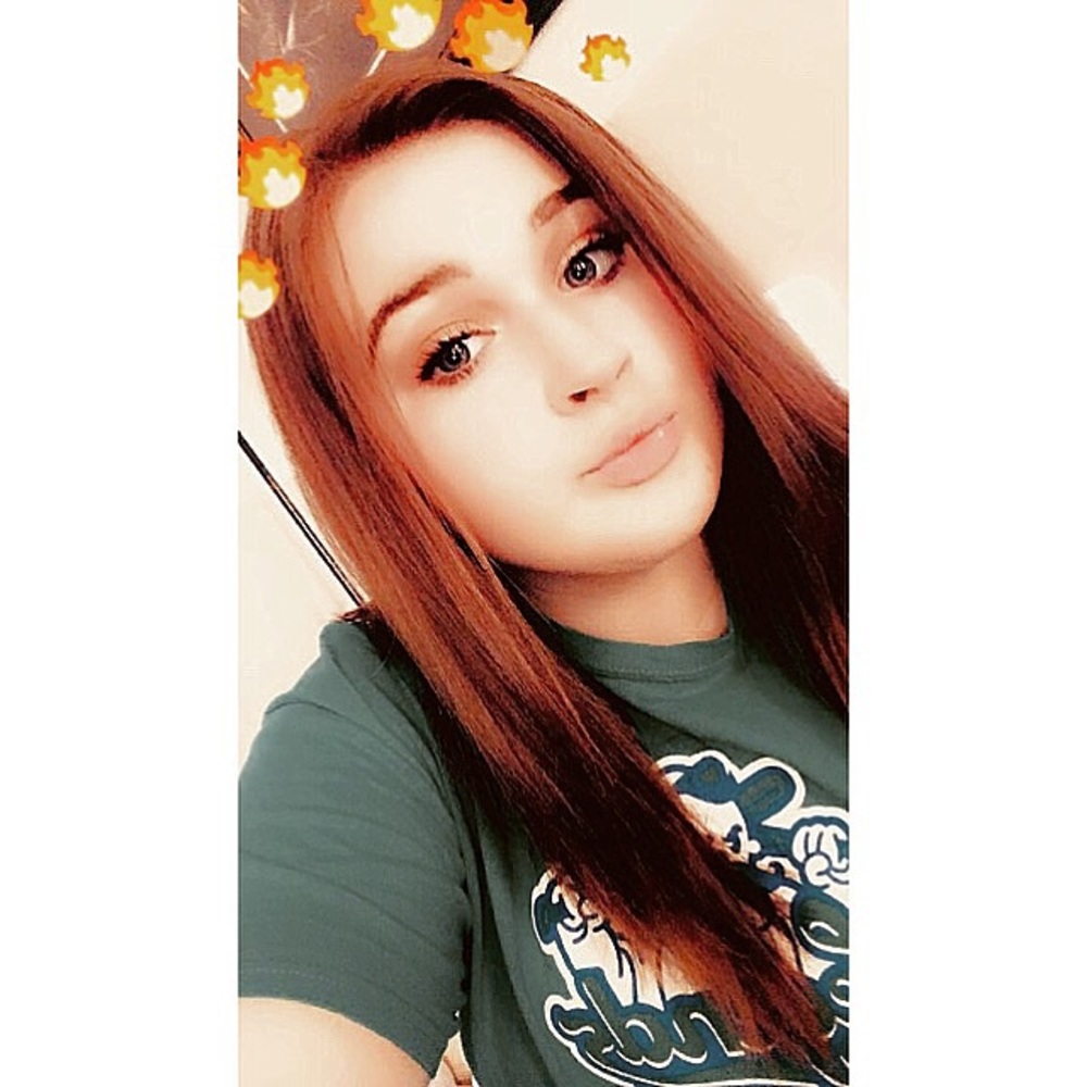 Meet your Posher, Emi